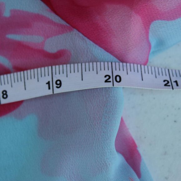 WOMENS MID LENGTH LIGHTWEIGHT DUSTER COVER UP SIZE MEDIUM LIGHT BLUE PINK FLOWER - Picture 4 of 8